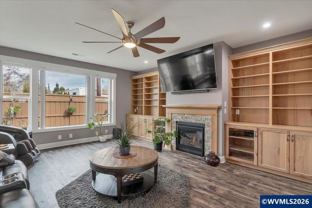 680 NW 11th Av, Canby, OR 97013