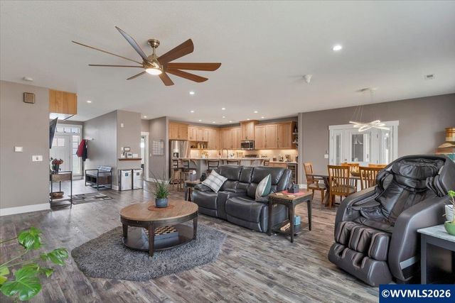 680 NW 11th Av, Canby, OR 97013