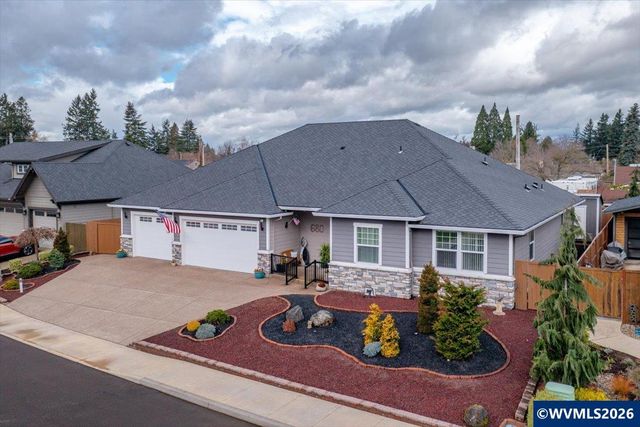680 NW 11th Av, Canby, OR 97013