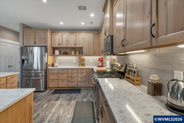 680 NW 11th Av, Canby, OR 97013