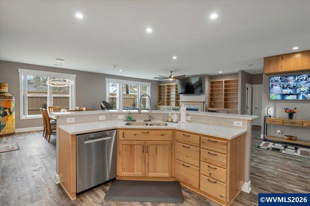 680 NW 11th Av, Canby, OR 97013