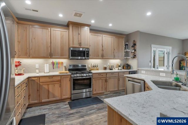 680 NW 11th Av, Canby, OR 97013