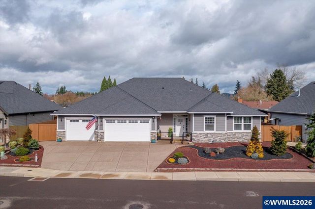 680 NW 11th Av, Canby, OR 97013