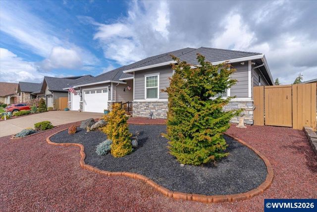 680 NW 11th Av, Canby, OR 97013