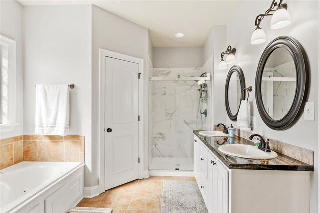 24 Chapel Hill Blvd. W, Hattiesburg, MS 39402