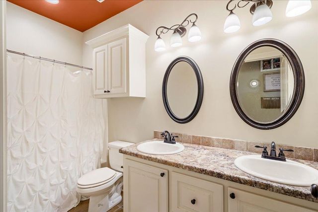 24 Chapel Hill Blvd. W, Hattiesburg, MS 39402