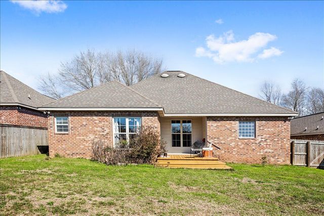 24 Chapel Hill Blvd. W, Hattiesburg, MS 39402