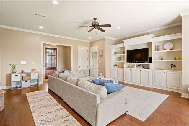 24 Chapel Hill Blvd. W, Hattiesburg, MS 39402