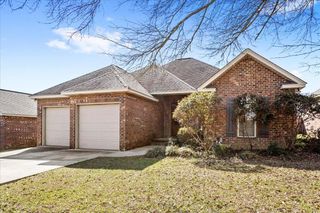 24 Chapel Hill Blvd. W, Hattiesburg, MS 39402