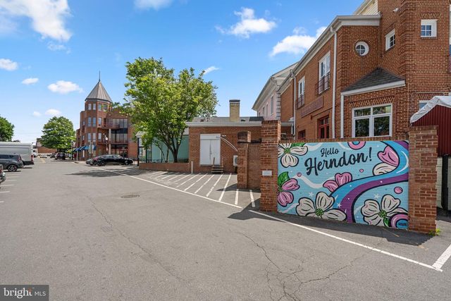 767 MONROE ST, Herndon, VA 20170
