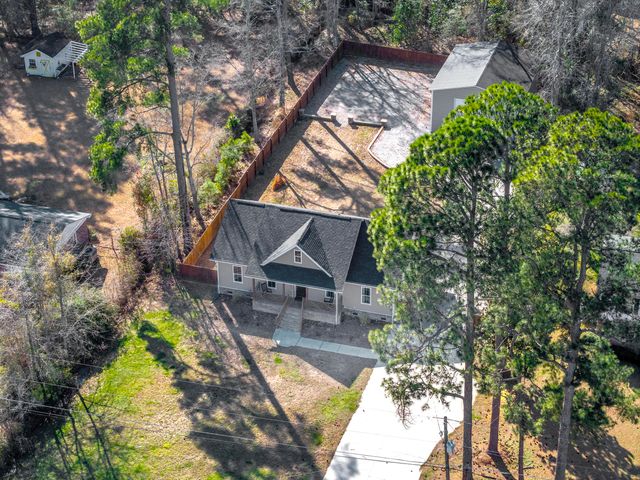 1691 Bennett Circle, Holly Hill, SC 29059