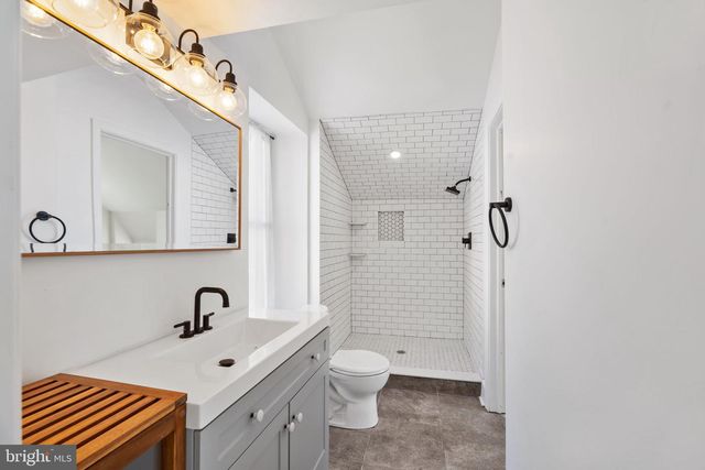 332 W QUEEN LN, Philadelphia, PA 19144