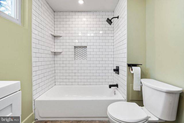 332 W QUEEN LN, Philadelphia, PA 19144