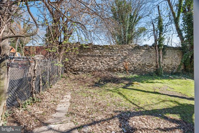 332 W QUEEN LN, Philadelphia, PA 19144