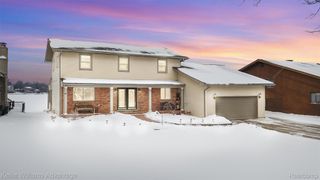 340 Angola Street, Wolverine Lake Village, MI 48390