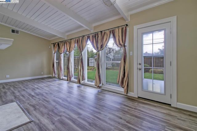 623 Pineview Dr, San Jose, CA 95117