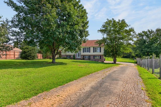 364 Ridgeview Drive, Berea, KY 40403