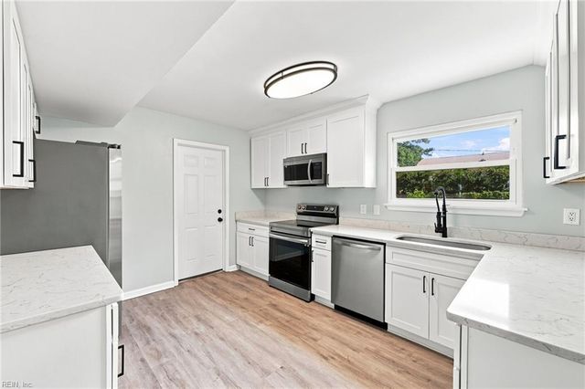 108 Santa Clara DR, Hampton, VA 23666