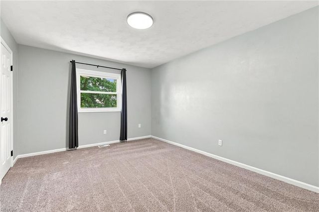 108 Santa Clara DR, Hampton, VA 23666