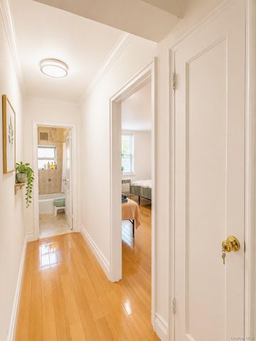 14444 41 Avenue 4S, Flushing, NY 11354