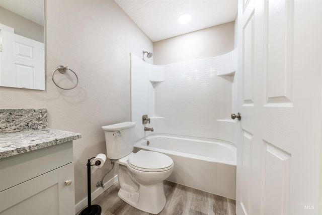 2925 Pascoe Ln, Nampa, ID 83686
