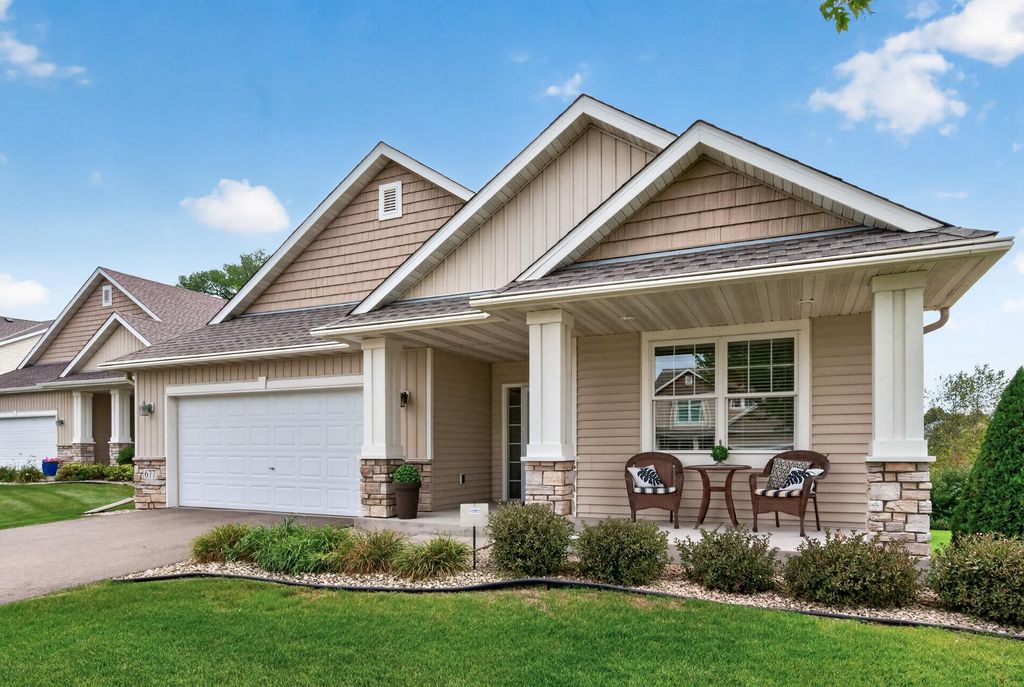 677 Lake Ridge Drive, Woodbury, MN 55129 — photo 2