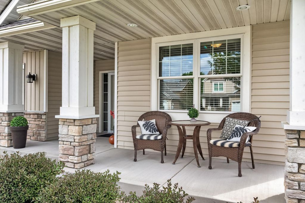 677 Lake Ridge Drive, Woodbury, MN 55129 — photo 4