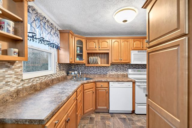 1952 Colleen, North Huntingdon, PA 15642