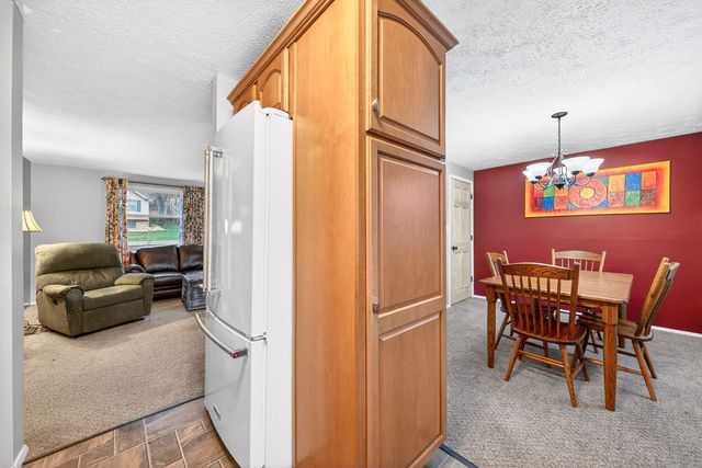 1952 Colleen, North Huntingdon, PA 15642