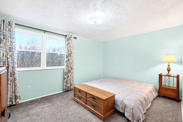 1952 Colleen, North Huntingdon, PA 15642