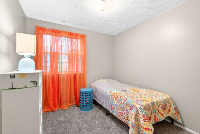 1952 Colleen, North Huntingdon, PA 15642