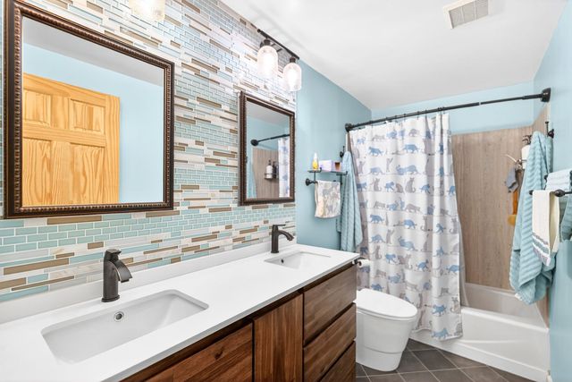 1952 Colleen, North Huntingdon, PA 15642