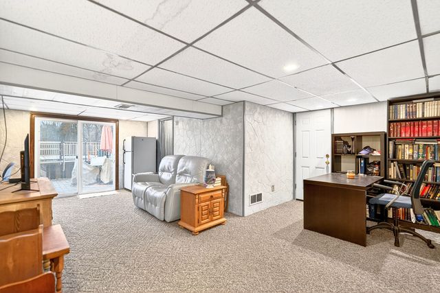 1952 Colleen, North Huntingdon, PA 15642