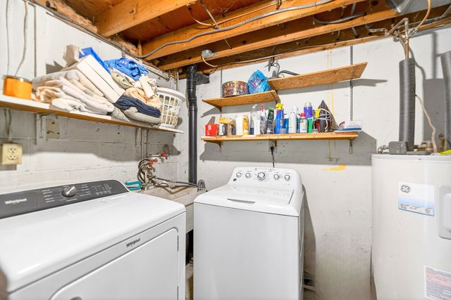 1952 Colleen, North Huntingdon, PA 15642