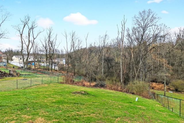 1952 Colleen, North Huntingdon, PA 15642