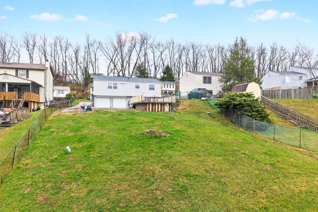 1952 Colleen, North Huntingdon, PA 15642