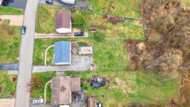 1952 Colleen, North Huntingdon, PA 15642