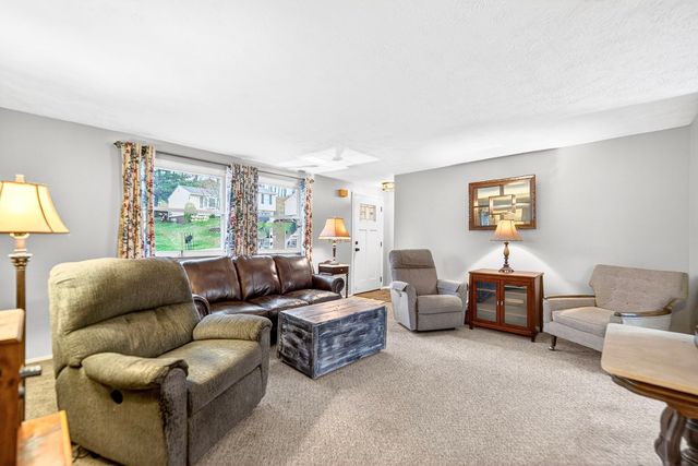 1952 Colleen, North Huntingdon, PA 15642