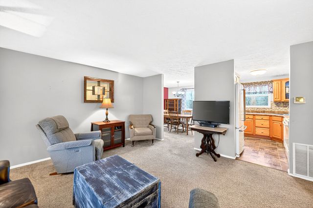 1952 Colleen, North Huntingdon, PA 15642