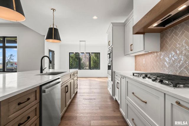 2003 Old Ironbridge, Chatham, IL 62629