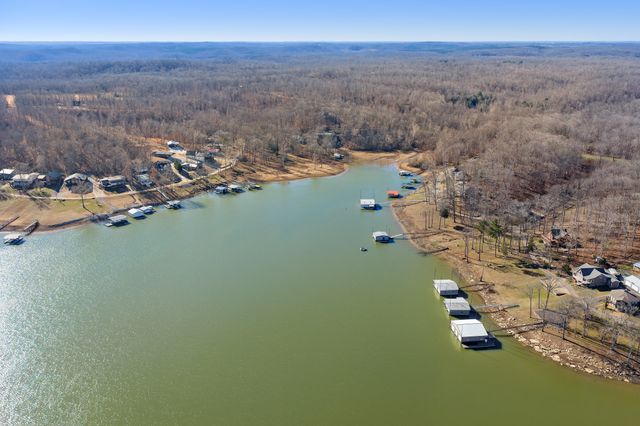 240 Birdsong Ln, Parsons, TN 38363