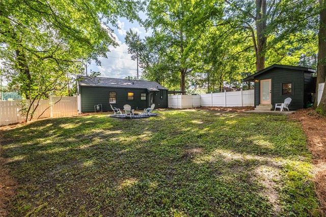 1802 La Dawn Lane NW, Atlanta, GA 30318