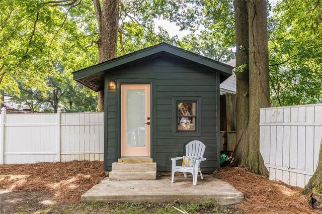 1802 La Dawn Lane NW, Atlanta, GA 30318