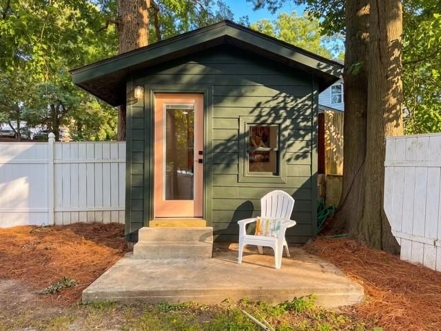 1802 La Dawn Lane NW, Atlanta, GA 30318