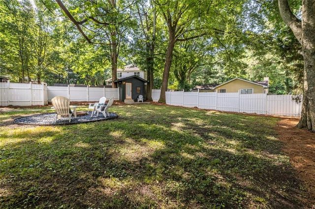 1802 La Dawn Lane NW, Atlanta, GA 30318