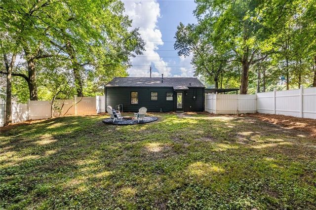 1802 La Dawn Lane NW, Atlanta, GA 30318