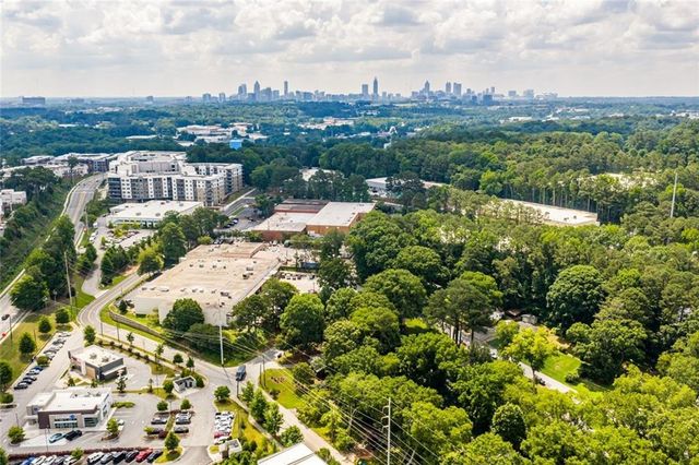 1802 La Dawn Lane NW, Atlanta, GA 30318