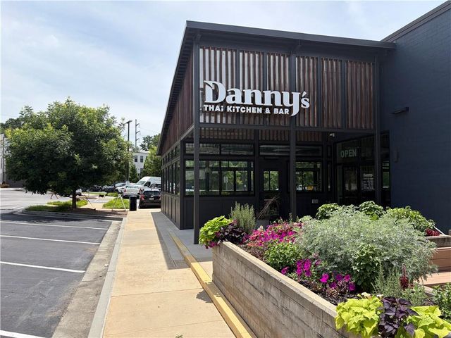 1802 La Dawn Lane NW, Atlanta, GA 30318