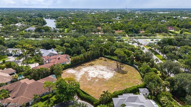 808 Whimbrel CT, Naples, FL 34108
