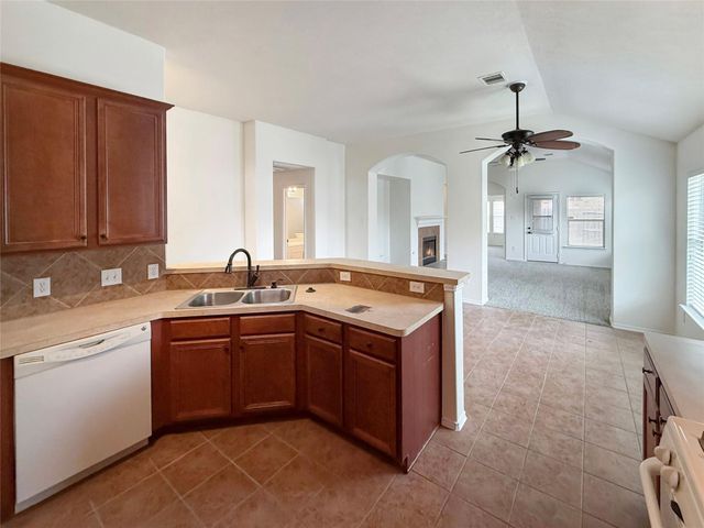 19531 S Village Of Bridgestone Lane, Spring, TX 77379